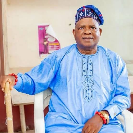 Veteran actor, Kola Oyewo is de.ad