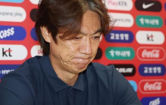 South Korea football coach quits