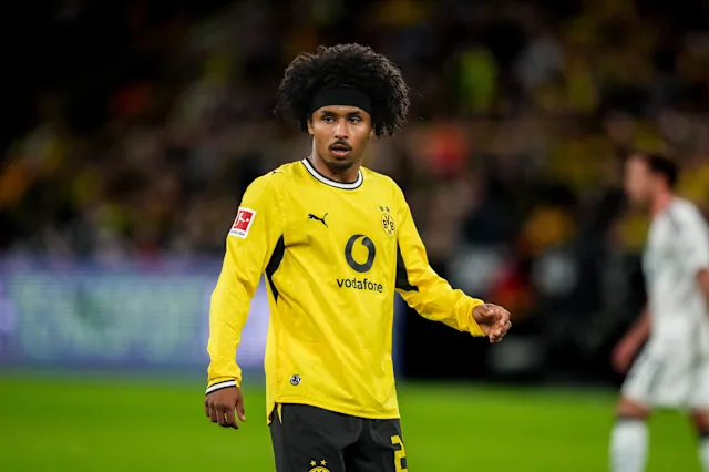 Barcelona submits bid to sign Karim Adeyemi from Borussia Dortmund