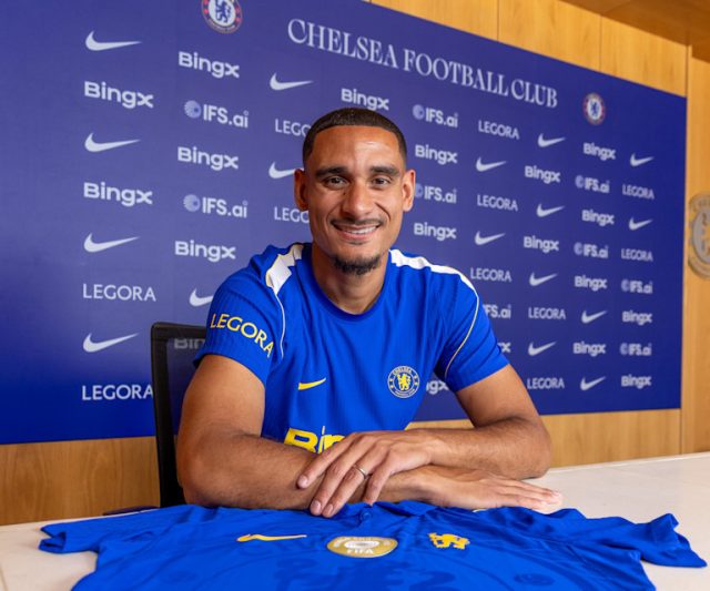 Chelsea sign Maxence Lacroix
