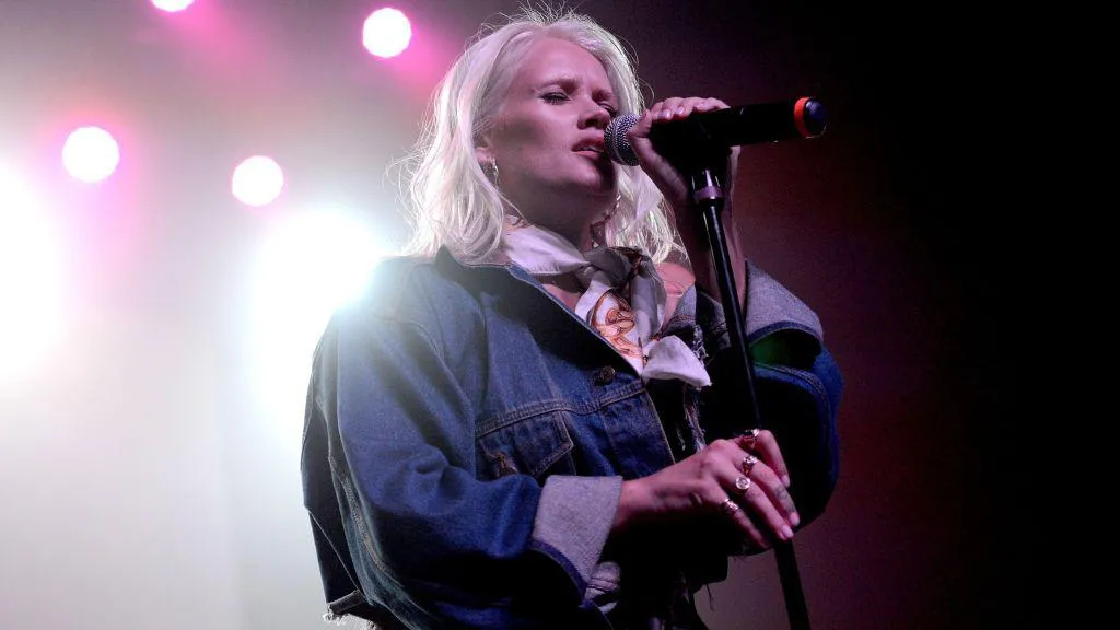 British Singer Lauren Bennett d!es aged 36